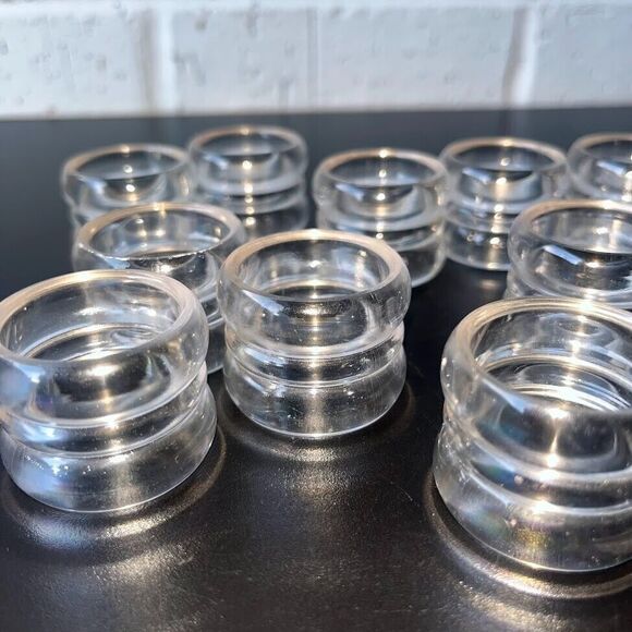 Set of 11 Clear Acrylic Plastic Napkin Rings Table Decor - Picture 6 of 6